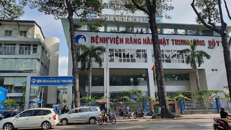 nha khoa niềng răng uy tín