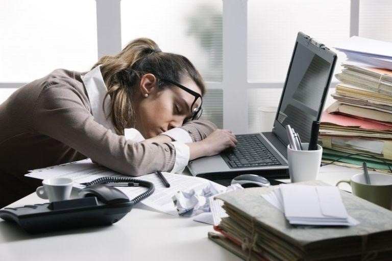 ngủ nhiều nhưng vẫn buồn ngủ