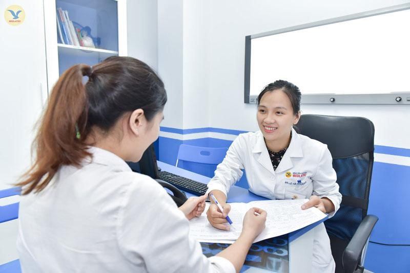 ngứa 2 bên mép vùng kín