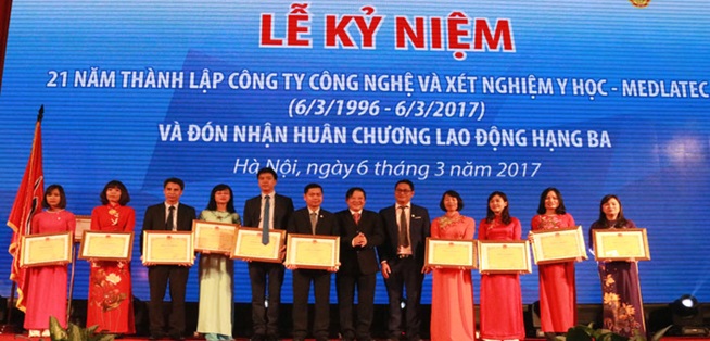 Medlatec nhận huân chương lao động hạng 3